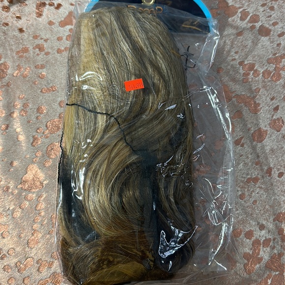 NWT vivica fox deep lace front wig - Picture 2 of 8